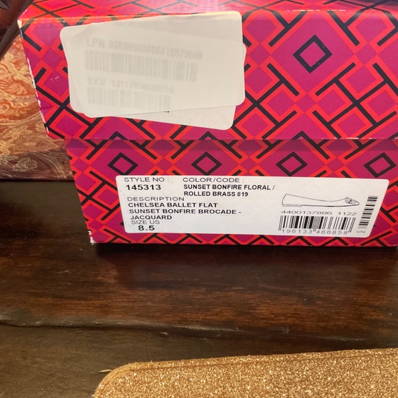 Tory Burch Chelsea  Ballet Flat in Sunset Bonfire Brocade 819 - Size 8.5,BNIB, - Picture 4 of 5